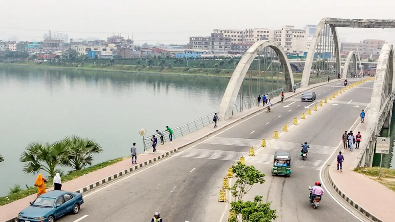 হাতিরঝিলে পড়ে ছিল কিশোরীর মরদেহ