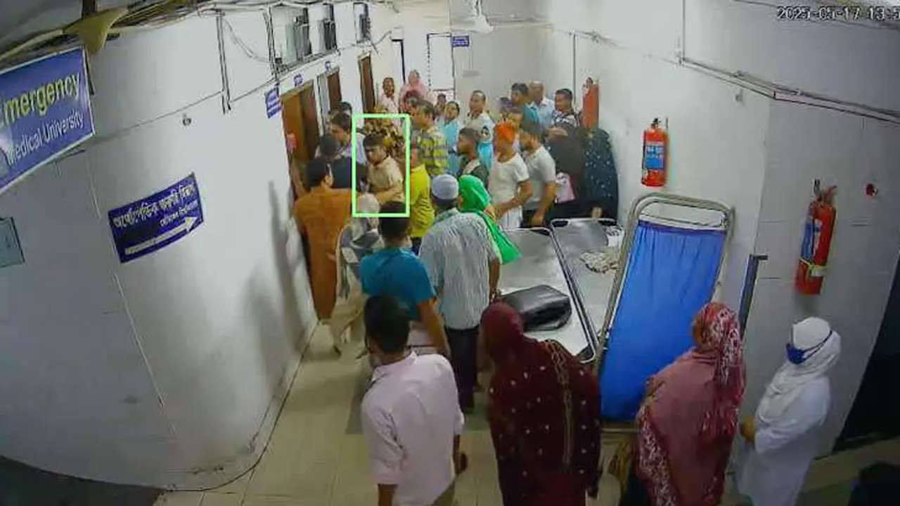 রোগী দেখা নিয়ে চিকিৎসক লাঞ্ছিত, সেই কর্মচারীকে অব্যাহতি