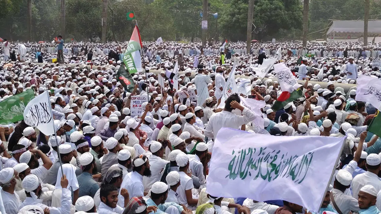 আওয়ামী লীগকে নিষিদ্ধ চায় হেফাজতও