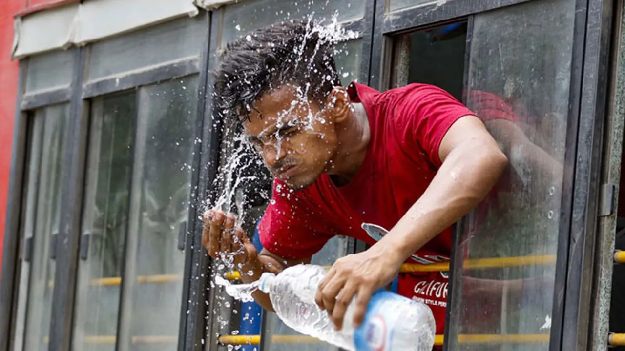 মৌসুমের সর্বোচ্চ তাপমাত্রায় পুড়ছে ঢাকা