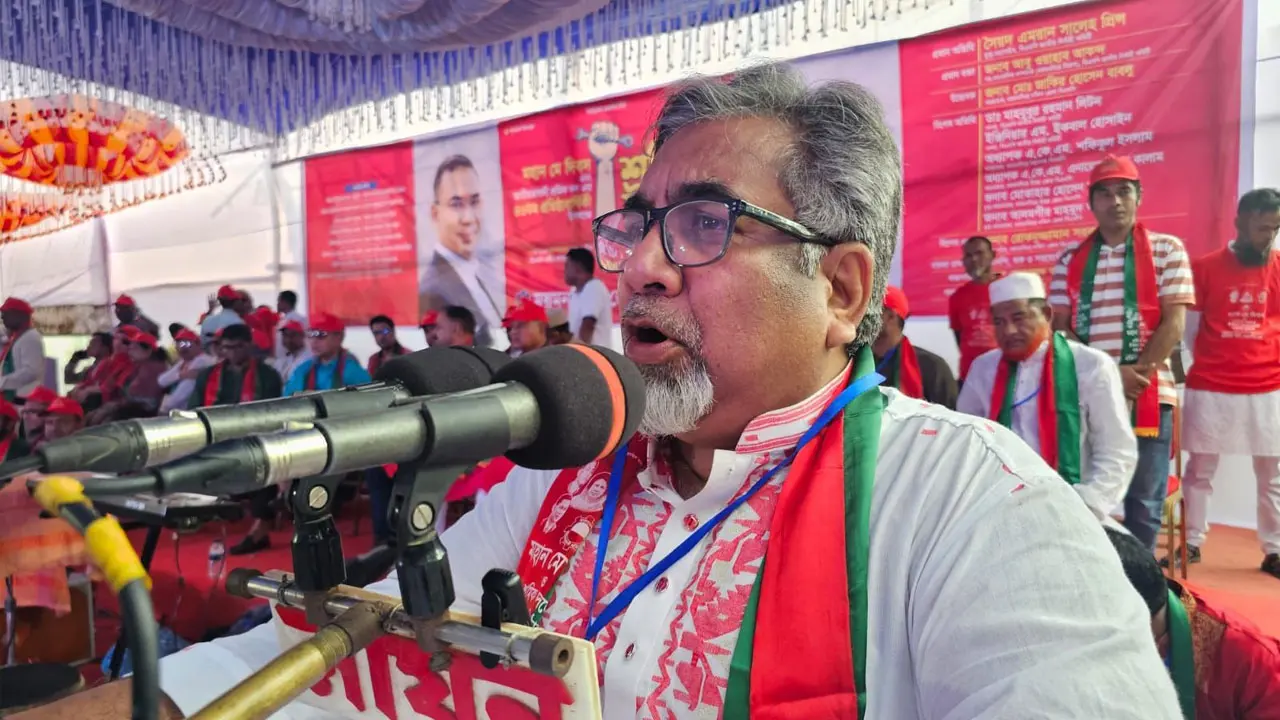 বিএনপির ছত্রছায়ায় রাজনীতি করে এখন ল্যাং মারতে চেষ্টা করছে একটি দল