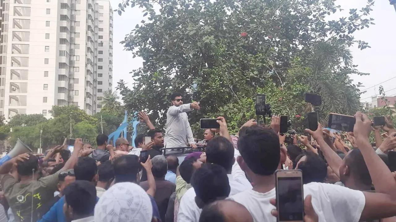 আন্দোলন স্থগিত করেছেন ইশরাক