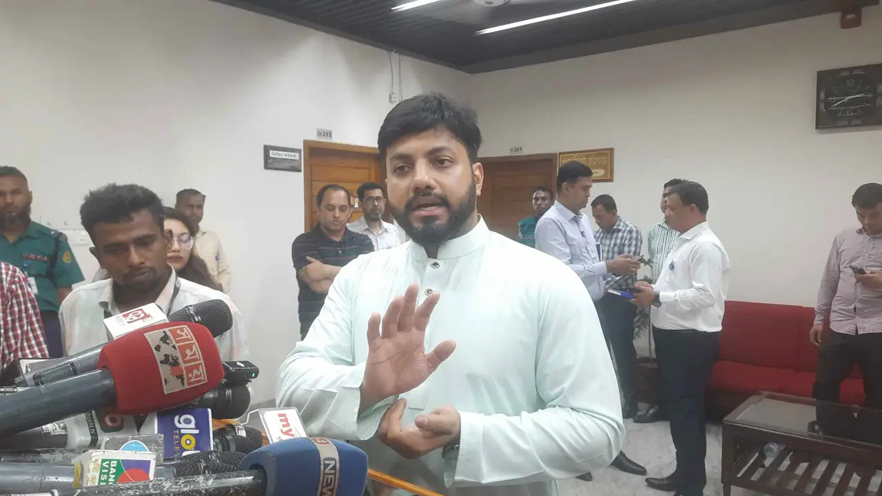 ইশরাককে মেয়র হিসেবে আজই শপথ পড়াতে আইনি নোটিশ