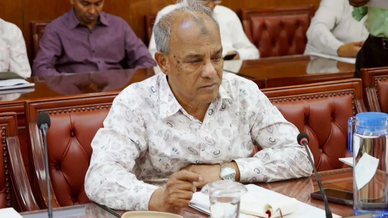 পুলিশের হাতে মারণাস্ত্র থাকবে না : স্বরাষ্ট্র উপদেষ্টা
