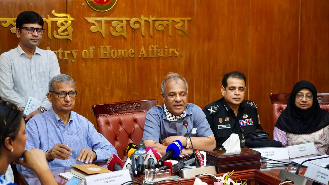 নির্ধারিত হাটের উদ্দেশে যাওয়া গাড়ি মাঝপথে থামালে ব্যবস্থা