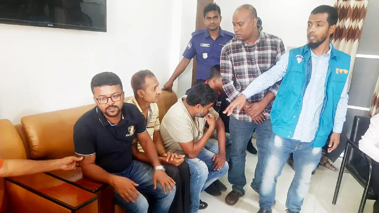 যশোর বিআরটিএতে গ্রাহক হয়রানির সত্যতা পেল দুদক