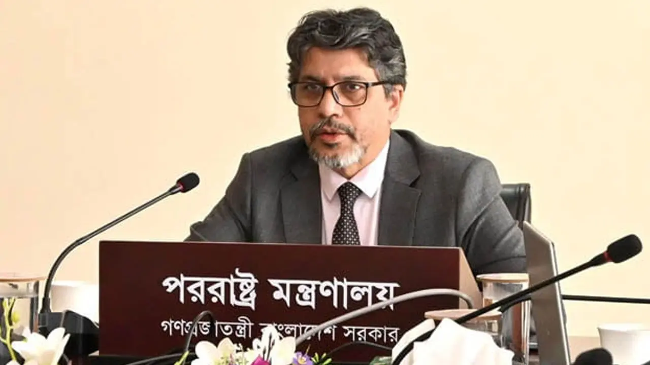 পররাষ্ট্র সচিব পরিবর্তন করছে সরকার  