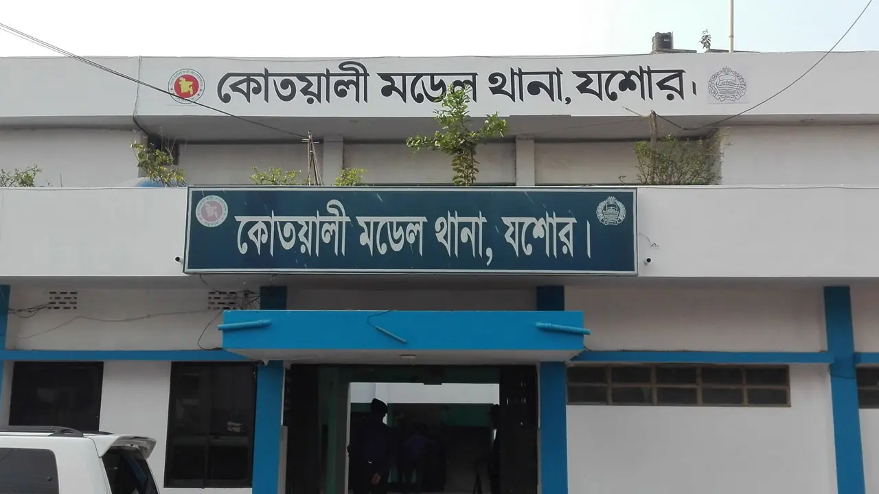 কুড়িয়ে পাওয়া বোমা বিস্ফোরণে শিশুর মৃত্যু, ভাই-বোন আহত