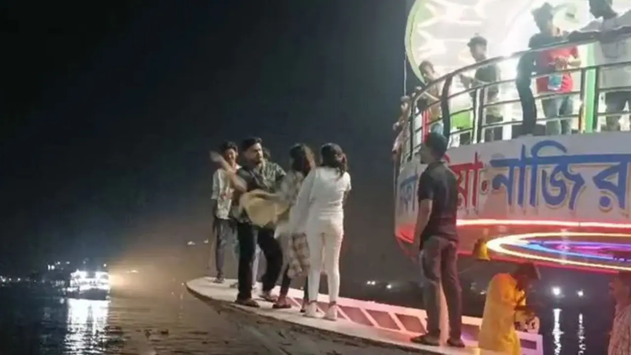 লঞ্চে দুই তরুণীকে মারধর, ২৫ জনের বিরুদ্ধে মামলা
