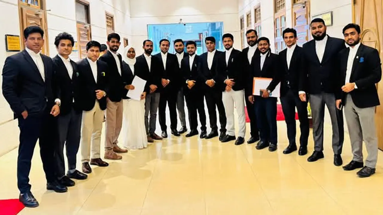 অনলাইন কজলিস্ট : প্রধান বিচারপতির দ্বারস্থ একদল আইনজীবী