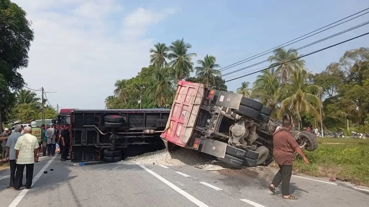 মালয়েশিয়ায় সড়ক দুর্ঘটনায় ৮ পুলিশ সদস্য নিহত