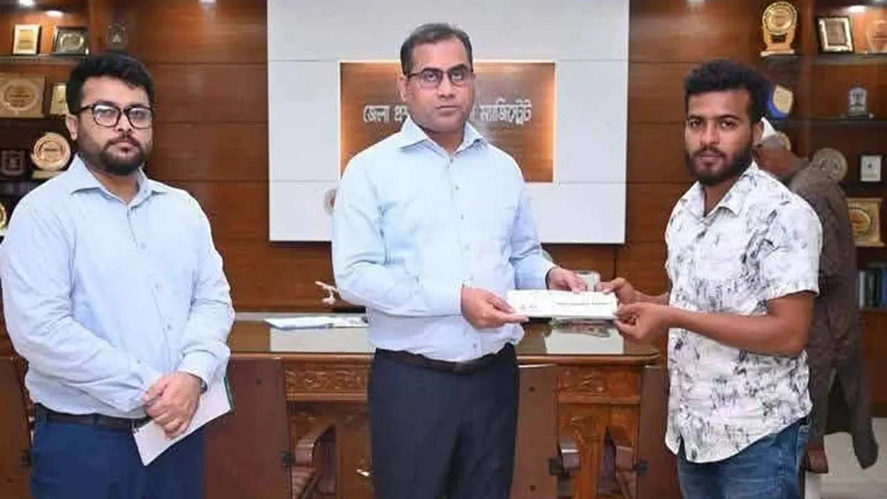 খুলনায় যুবলীগ নেতা পেলেন জুলাই যোদ্ধা অনুদান, তদন্ত কমিটি গঠন