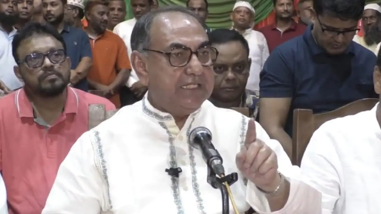 কুকুরের মু‌খ থেকে আমরা এখন বাঘের মুখে পড়েছি : মির্জা আব্বাস