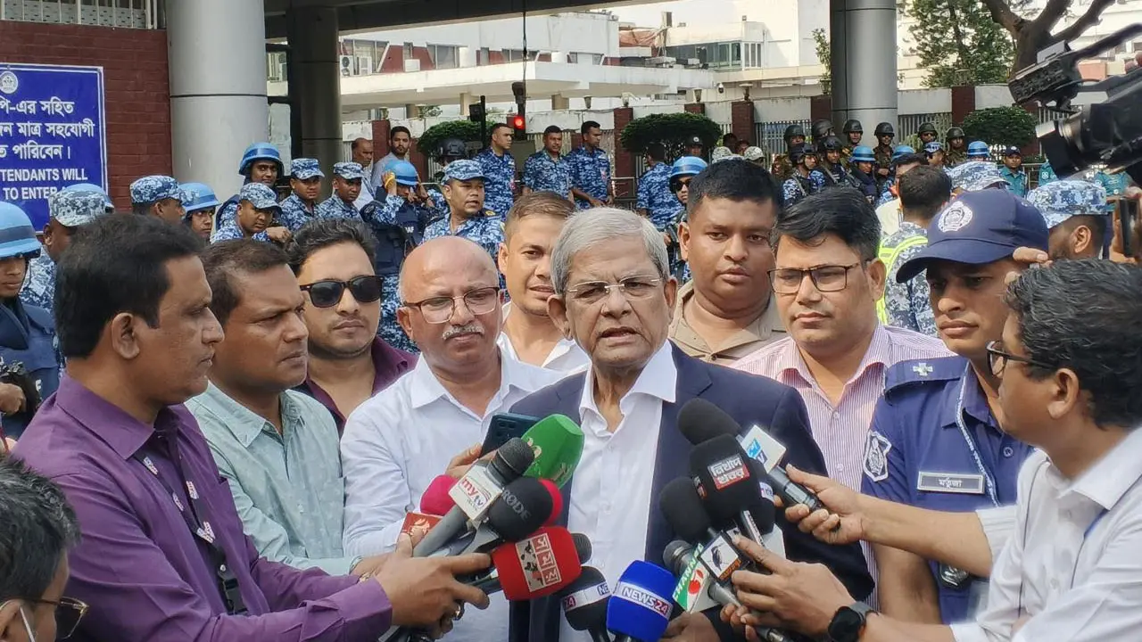 খালেদা জিয়ার ফিরে আসা গণতন্ত্রে উত্তরণের পথ সহজ করবে