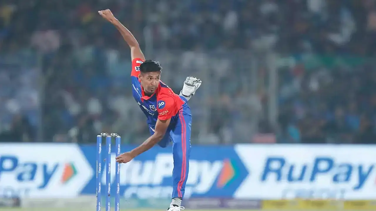আইপিএলে দল পেলেও মুস্তাফিজের খেলা নিয়ে অনিশ্চয়তা, যা বলছে বিসিবি
