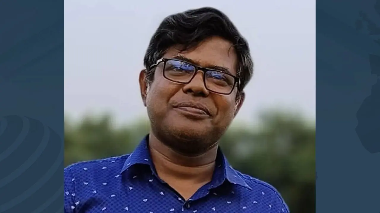 শেখ হাসিনাকে কটূক্তি, ৮ বছর পর স্বপদে ফিরলেন বিশ্ববিদ্যালয় কর্মকর্তা
