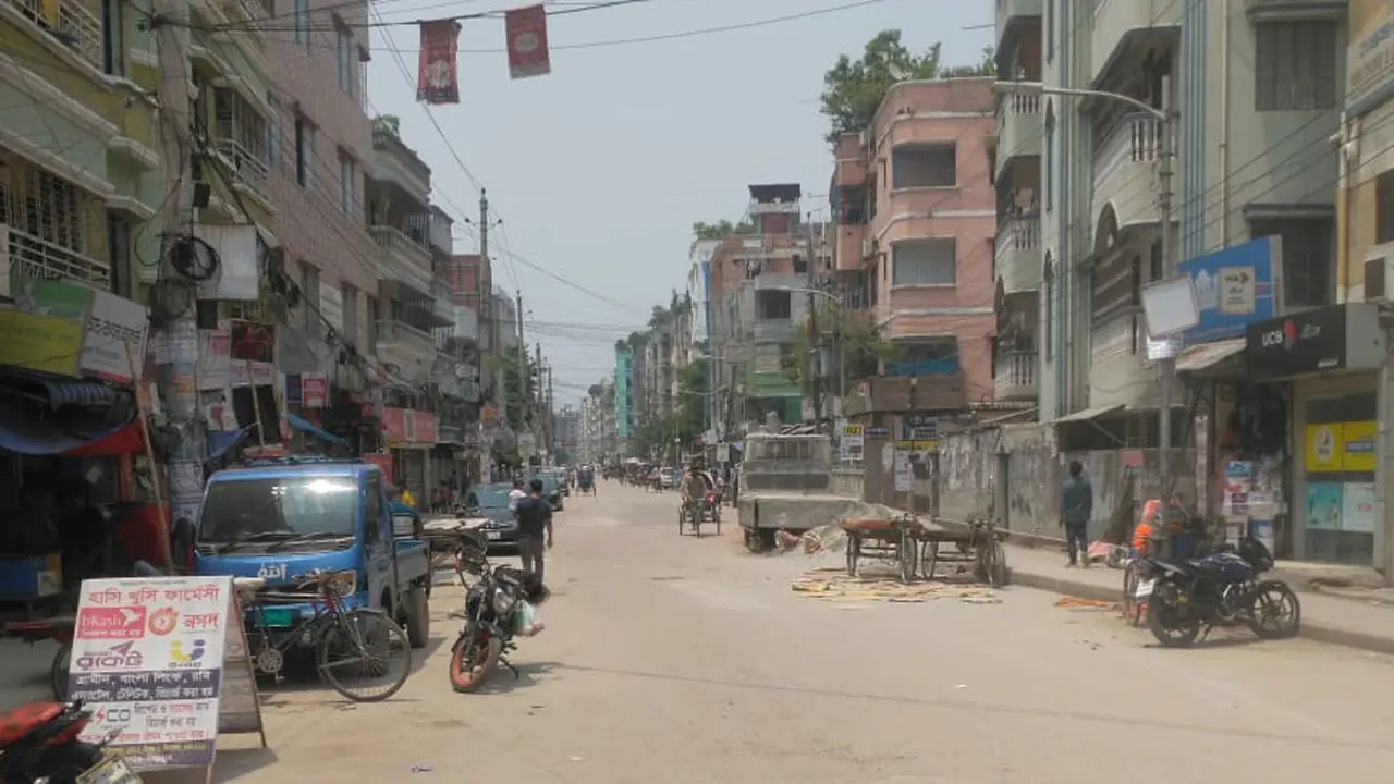 নিকুঞ্জে এলাকাবাসী নিজেরাই বন্ধ করে দিলো ব্যাটারিচালিত রিকশা