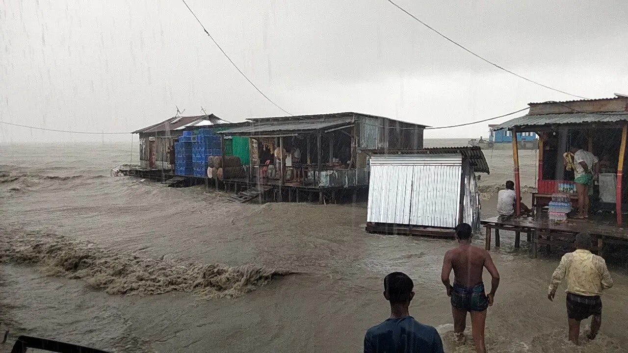 নোয়াখালীতে ২৪ ঘণ্টায় ২৮৫ মি.মি. বৃষ্টিপাত, নিম্নাঞ্চল প্লাবিত
