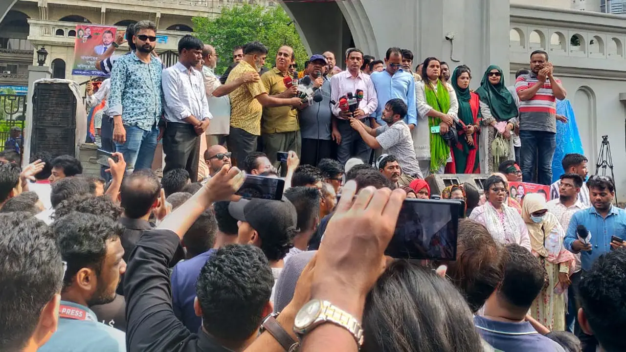 নগর ভবনের সামনে মঙ্গলবার ফের অবস্থান কর্মসূচি ইশরাক সমর্থকদের