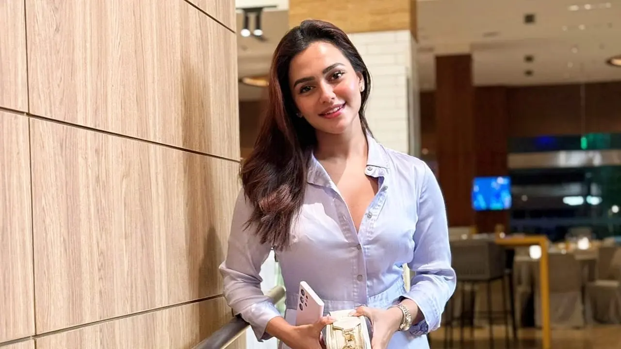নায়িকা নুসরাত ফারিয়া আটক