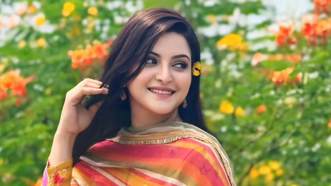 নিজেকে আড়াল করতে চান পরীমণি!