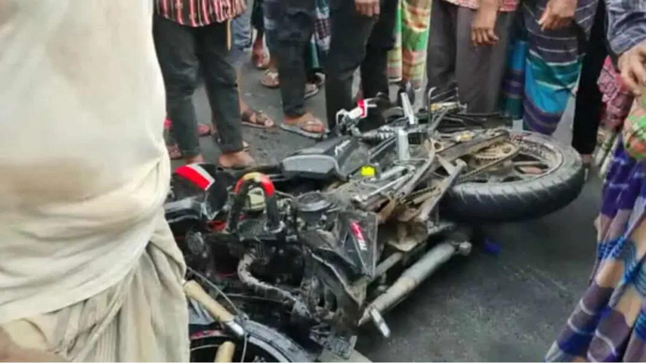 রাজবাড়ীতে ট্রাক-মোটরসাইকেল মুখোমুখি সংঘর্ষে জুট মিল শ্রমিক নিহত