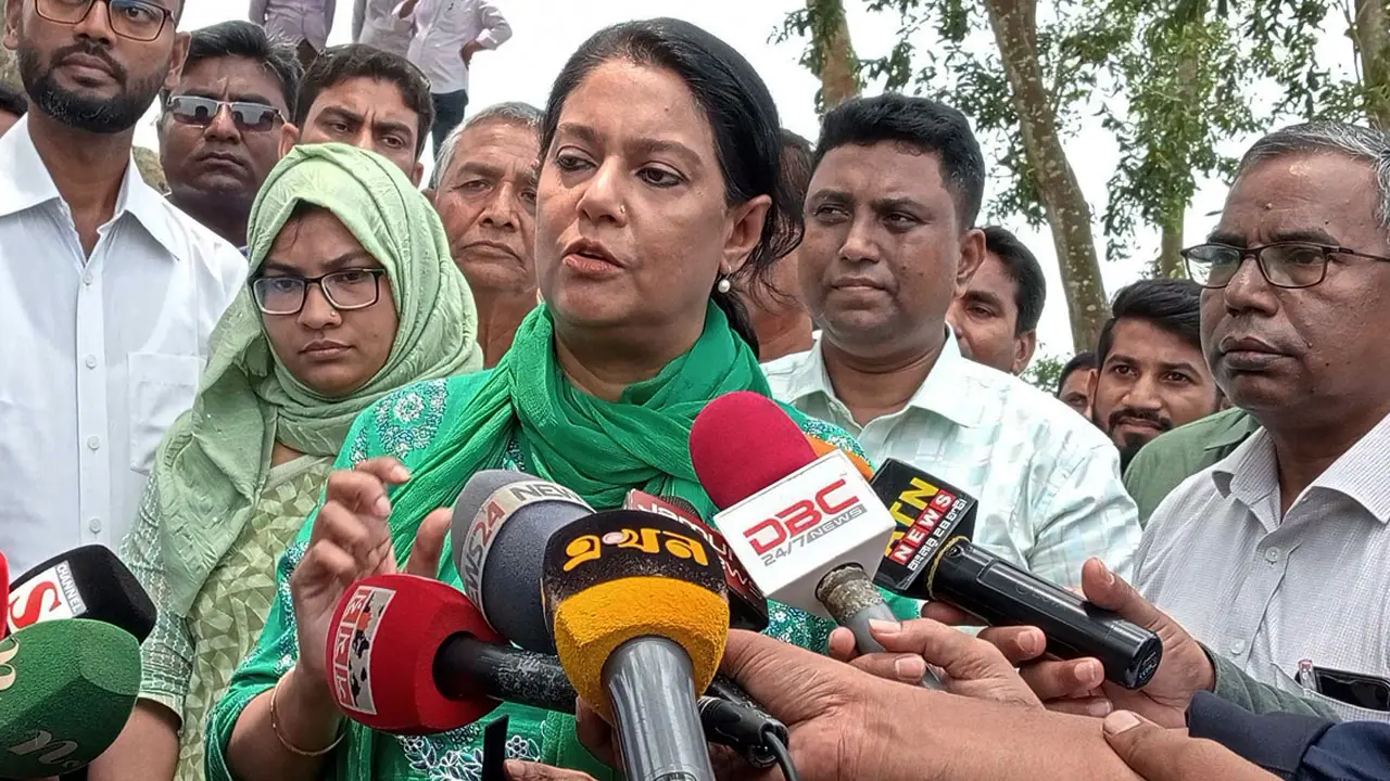 অবৈধভাবে বালু উত্তোলন গোটা দেশে মহামারির মতো ছড়িয়ে আছে