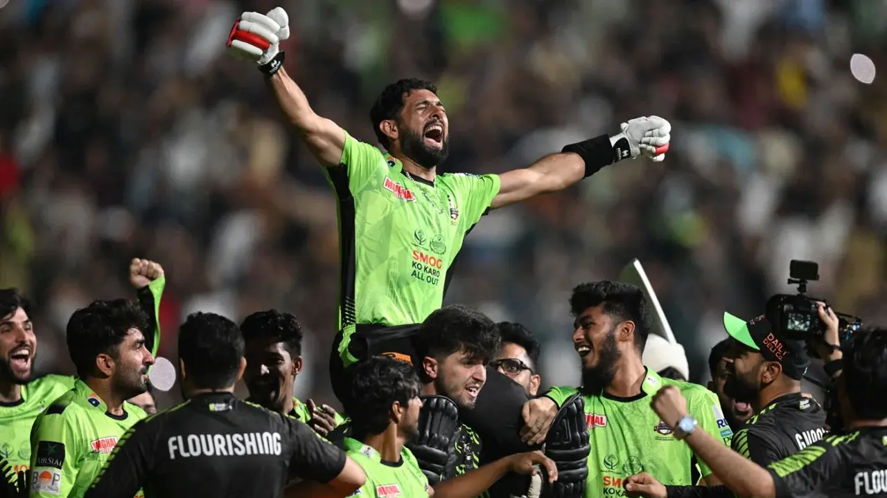 ‘টাকা থাকলে অনেক কিছুই হয়’, রাজার শিরোপা জেতানো ইনিংস নিয়ে ইমাদ