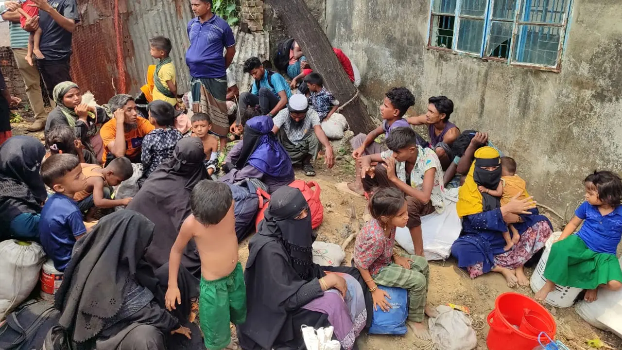 ৪৫ রোহিঙ্গাকে ধরে ভাসানচরে পাঠাল পুলিশ