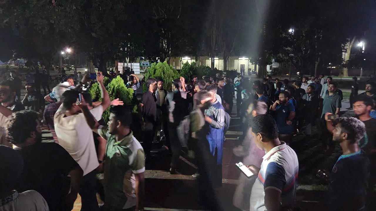 রাবিতে ছাত্রজোট ও শাহবাগবিরোধীদের দফায় দফায় সংঘর্ষ