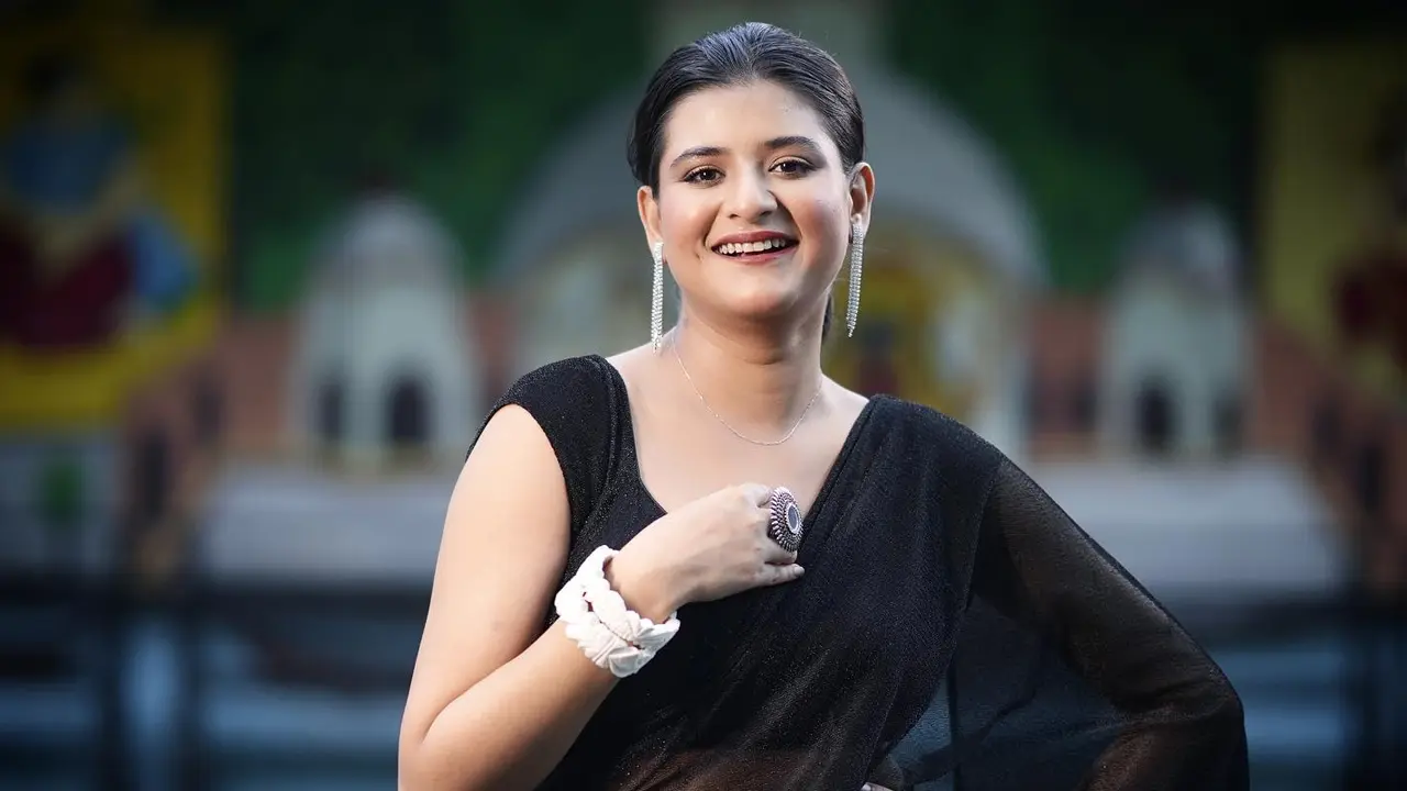 ছেলেকে কোলে নিয়েই শুটিংয়ে ফিরছেন রূপসা