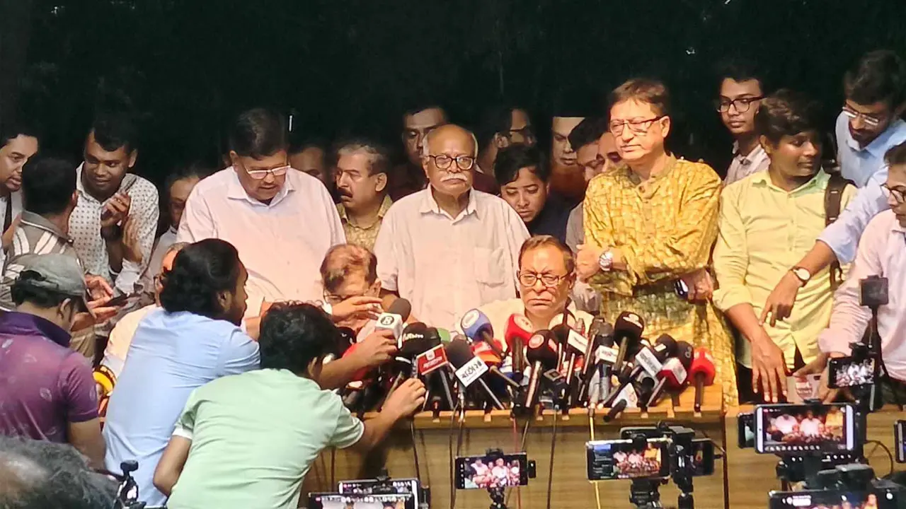 সংস্কারে বেশি সময়ক্ষেপণ করলে সরকারের জন্য উল্টো হতে পারে : সেলিম