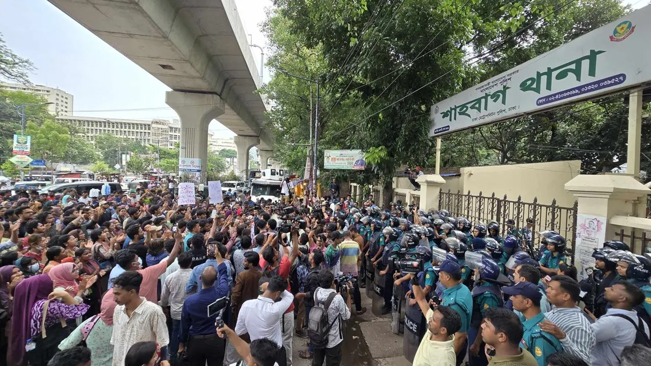 সাম্য হত্যার বিচারের দাবিতে ফের শাহবাগ থানা ঘেরাও