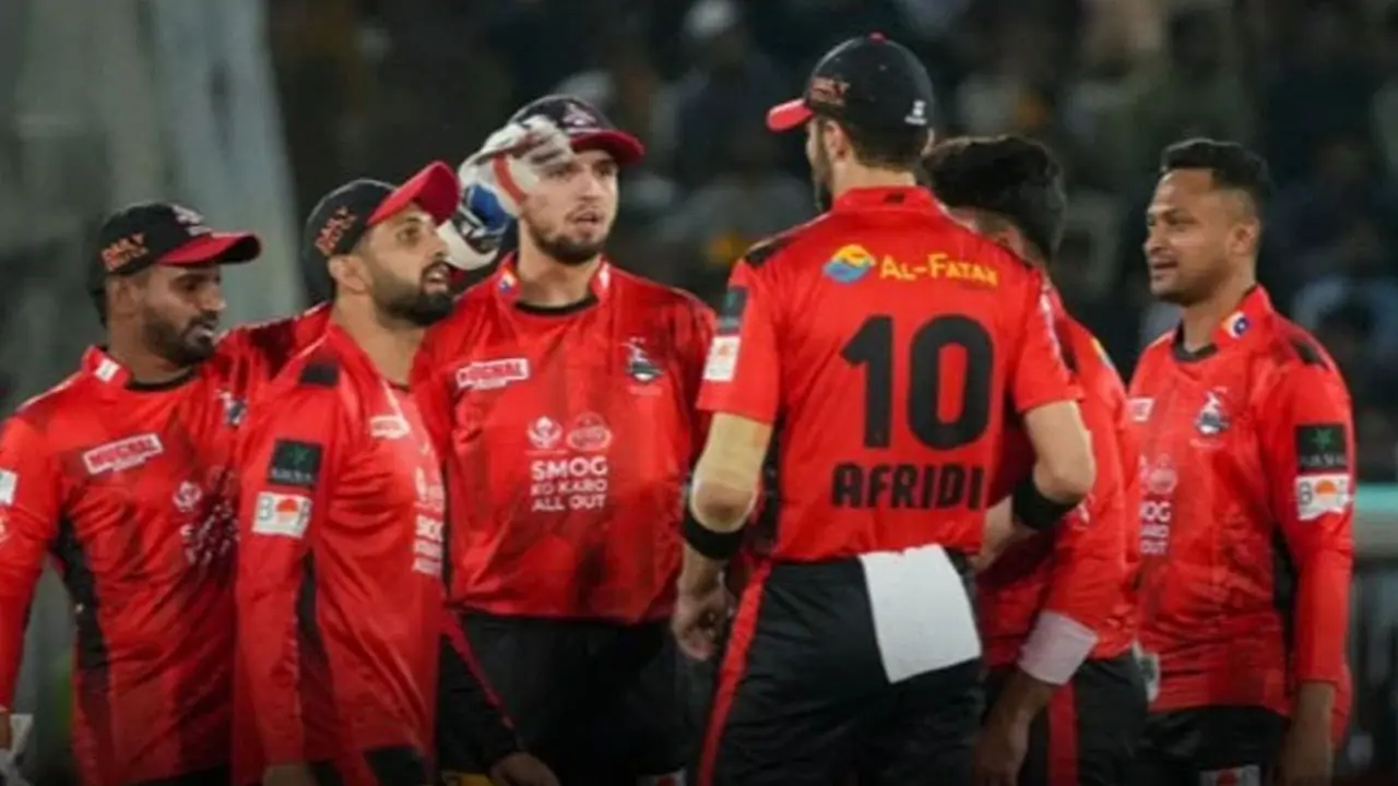 পিএসএল প্লেঅফে সাকিব-মিরাজদের প্রতিপক্ষ কারা?