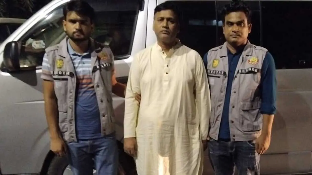 ডিবির অভিযানে আওয়ামী লীগের ৪ সদস্য গ্রেপ্তার