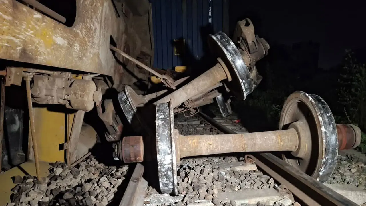 ব্রাহ্মণবাড়িয়ায় বগি লাইনচ্যুত, চট্টগ্রাম-সিলেট ট্রেন চলাচল বন্ধ