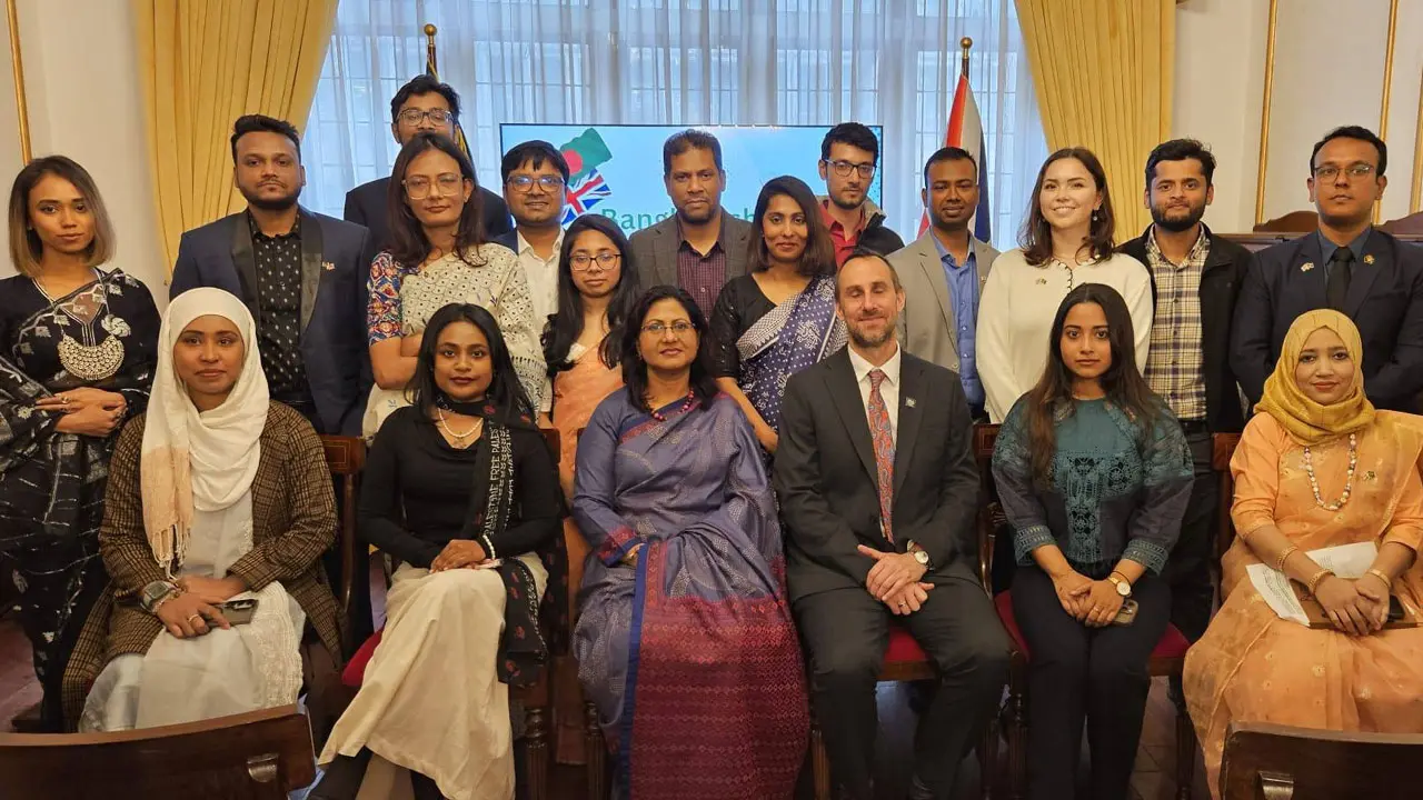 লন্ডনে স্কলারশিপ পাওয়া শিক্ষার্থীদের বাংলাদেশ হাইকমিশনের সংবর্ধনা