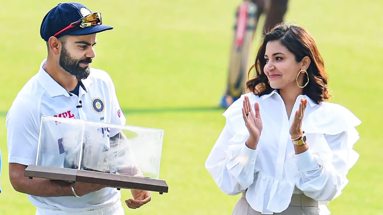 তোমার চোখের জল কেউ দেখেনি, কোহলির অবসরে আনুশকা
