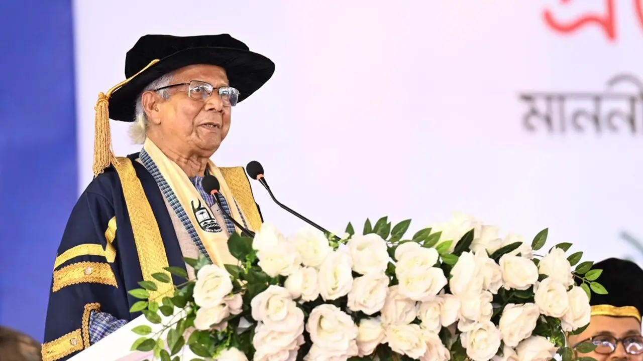 শিক্ষার্থীদের নতুন বিশ্ব গড়ার স্বপ্ন দেখার আহ্বান জানালেন ড. ইউনূস