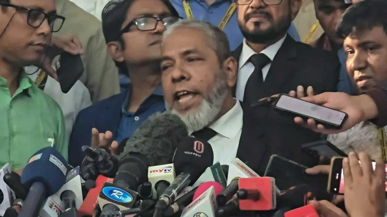 আমি খুব কষ্ট অনুভব করছি : শেখ হাসিনার আইনজীবী