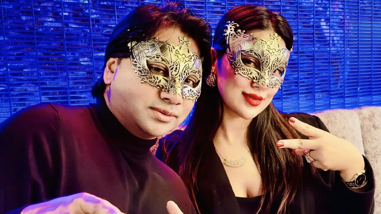 হ্যালোইনে মাতলেন অপু বিশ্বাস