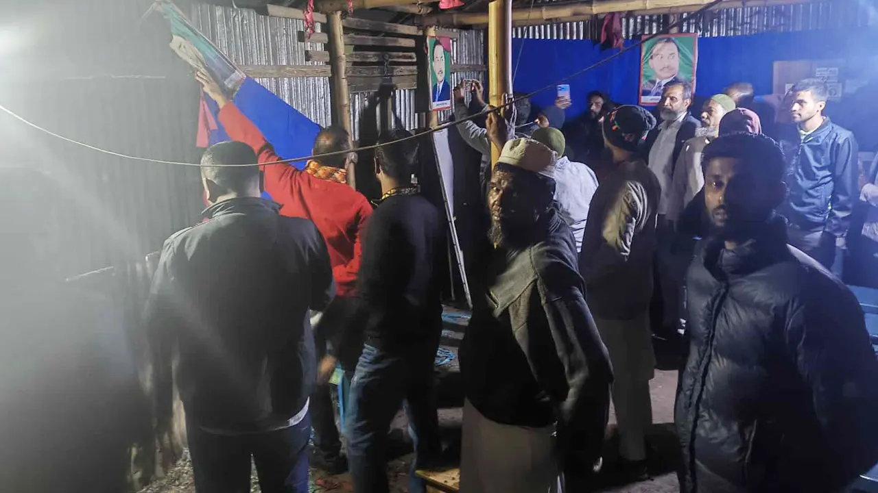 বাগেরহাটে বিএনপির কার্যালয়ে আগুন