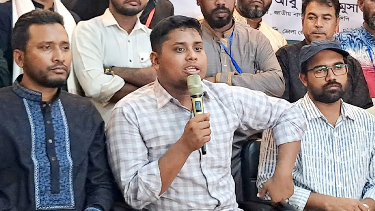 ড. মুহাম্মদ ইউনূসকেই জুলাই সনদের আদেশ জারি করতে হবে : হাসনাত আব্দুল্লাহ