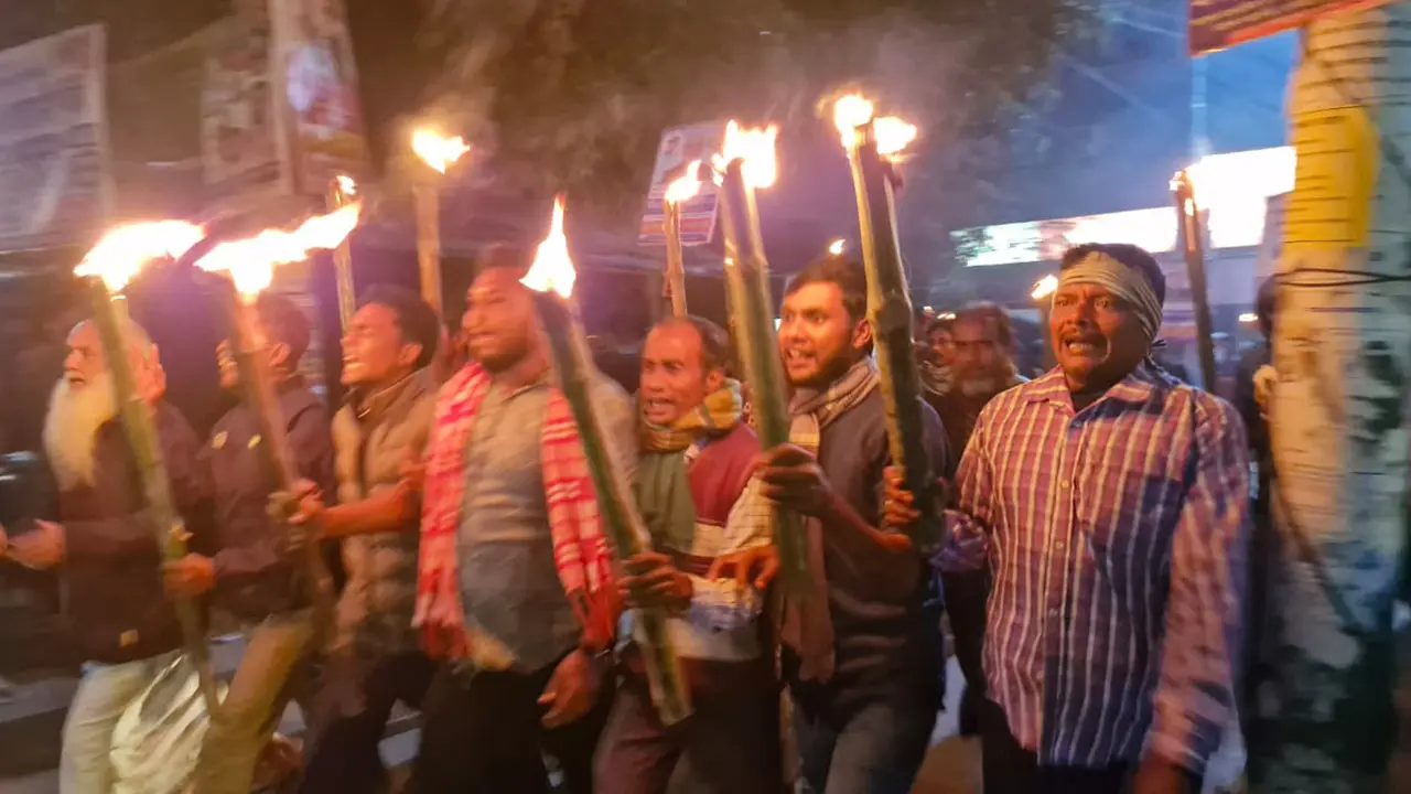 চাঁপাইনবাবগঞ্জে বিএনপির প্রার্থী পরিবর্তনের দাবি স্থানীয়দের