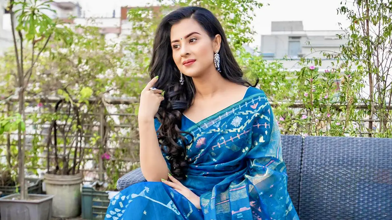 শাড়িতে স্নিগ্ধ সাজে বুবলী, বললেন ঐতিহ্যের কথা