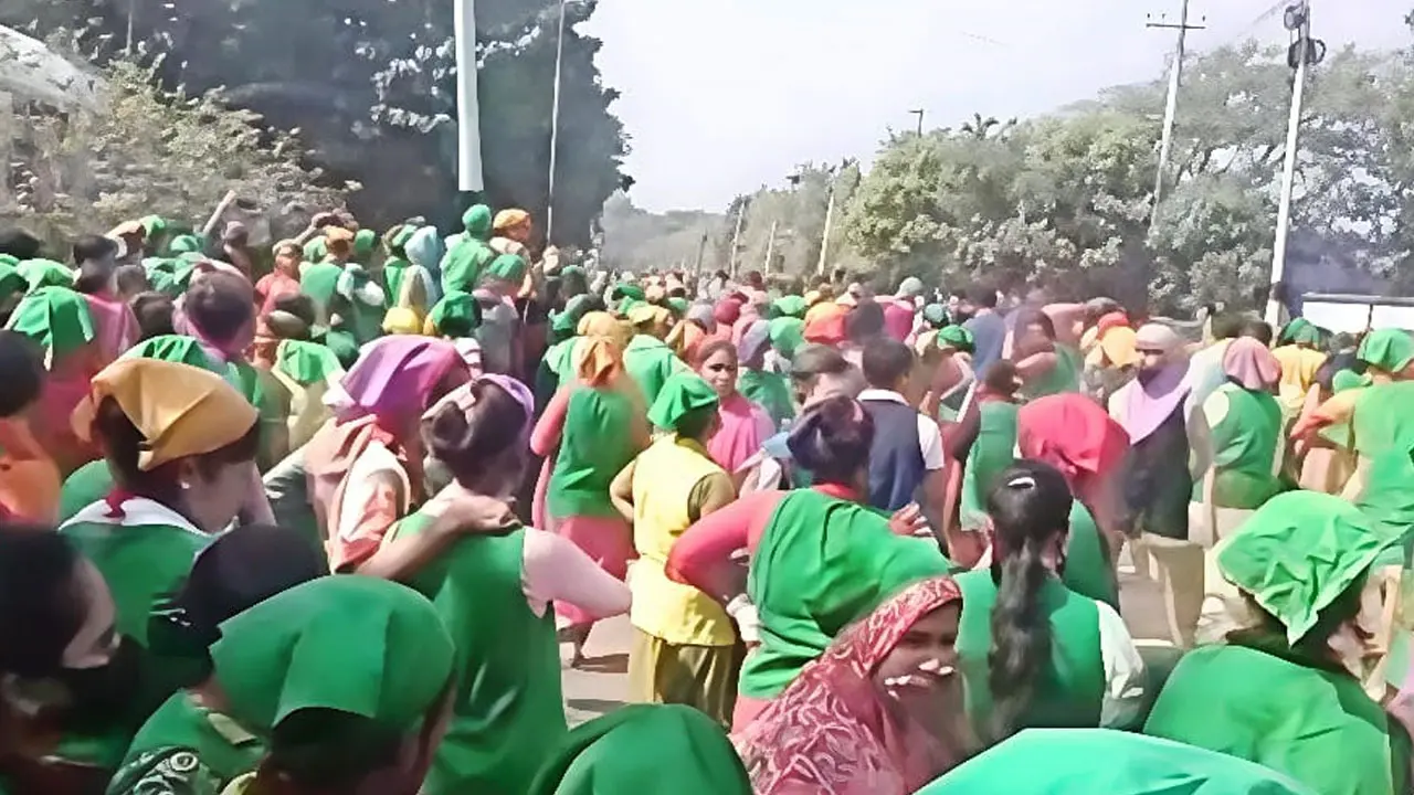 ভূমিকম্পের সময় কুমিল্লা ইপিজেডের অর্ধশতাধিক নারী শ্রমিক অজ্ঞান