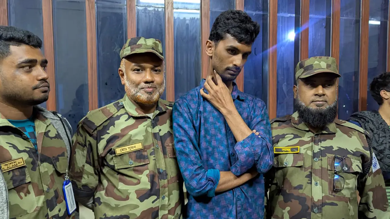 চট্টগ্রাম বিশ্ববিদ্যালয়ে ভুয়া শিক্ষার্থী আটক