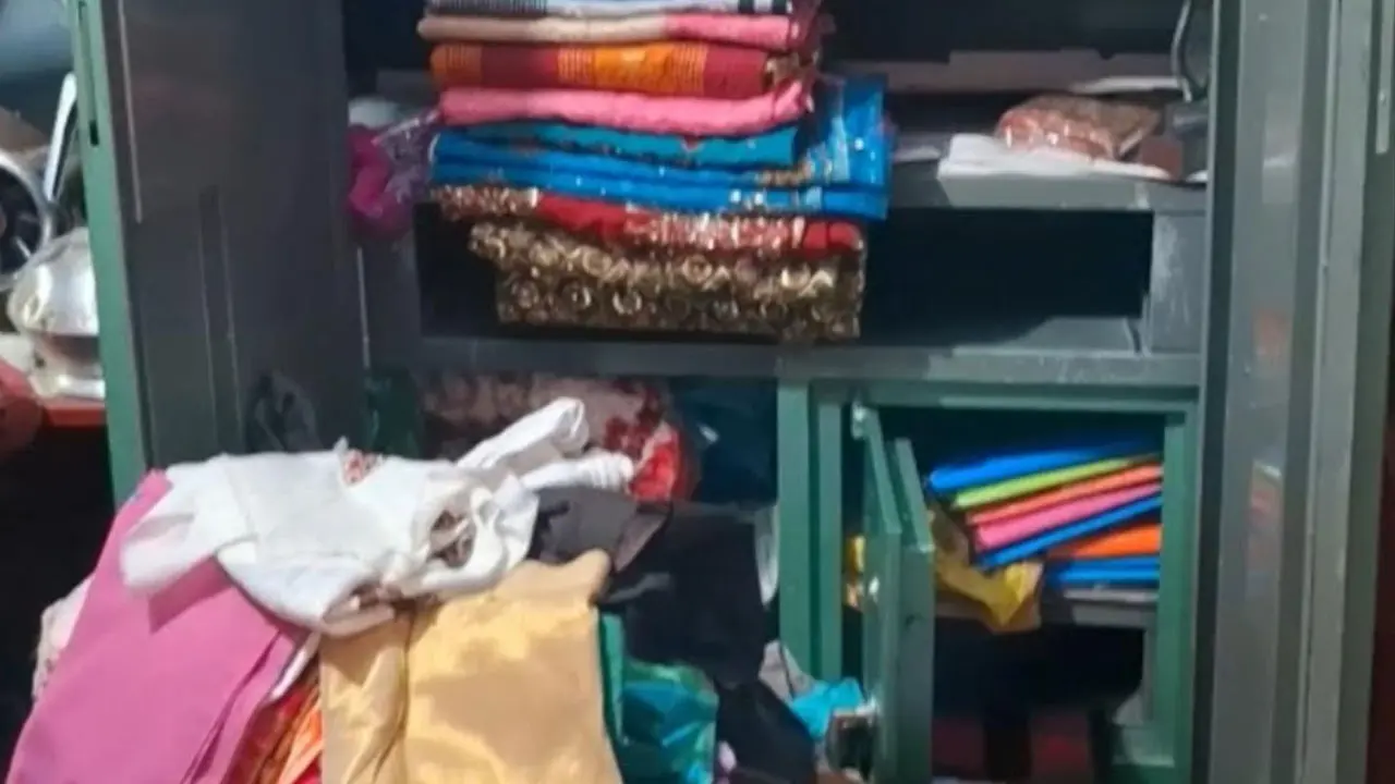 পরিবারের সদস্যদের জিম্মি করে ডাকাতি, অর্ধকোটি টাকার মালামাল লুট