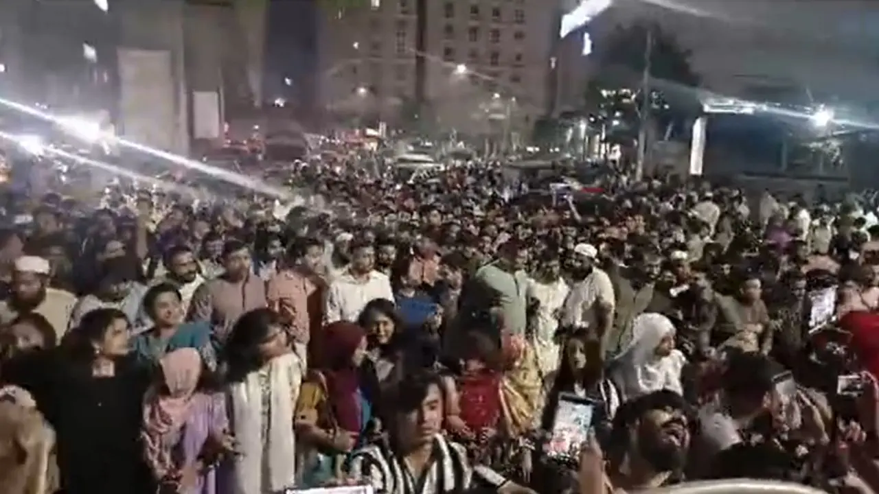 আওয়ামী লীগের অগ্নিসন্ত্রাসের প্রতিবাদে রাজধানীতে এনসিপির মিছিল