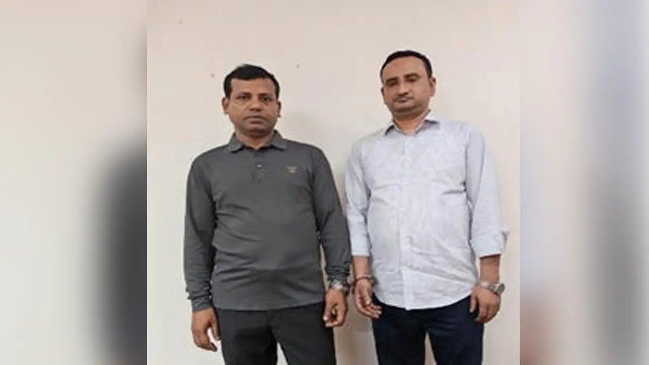 জমি বিক্রির নামে ১ কোটি ৩০ লাখ টাকা আত্মসাৎ : ২ প্রতারক গ্রেপ্তার